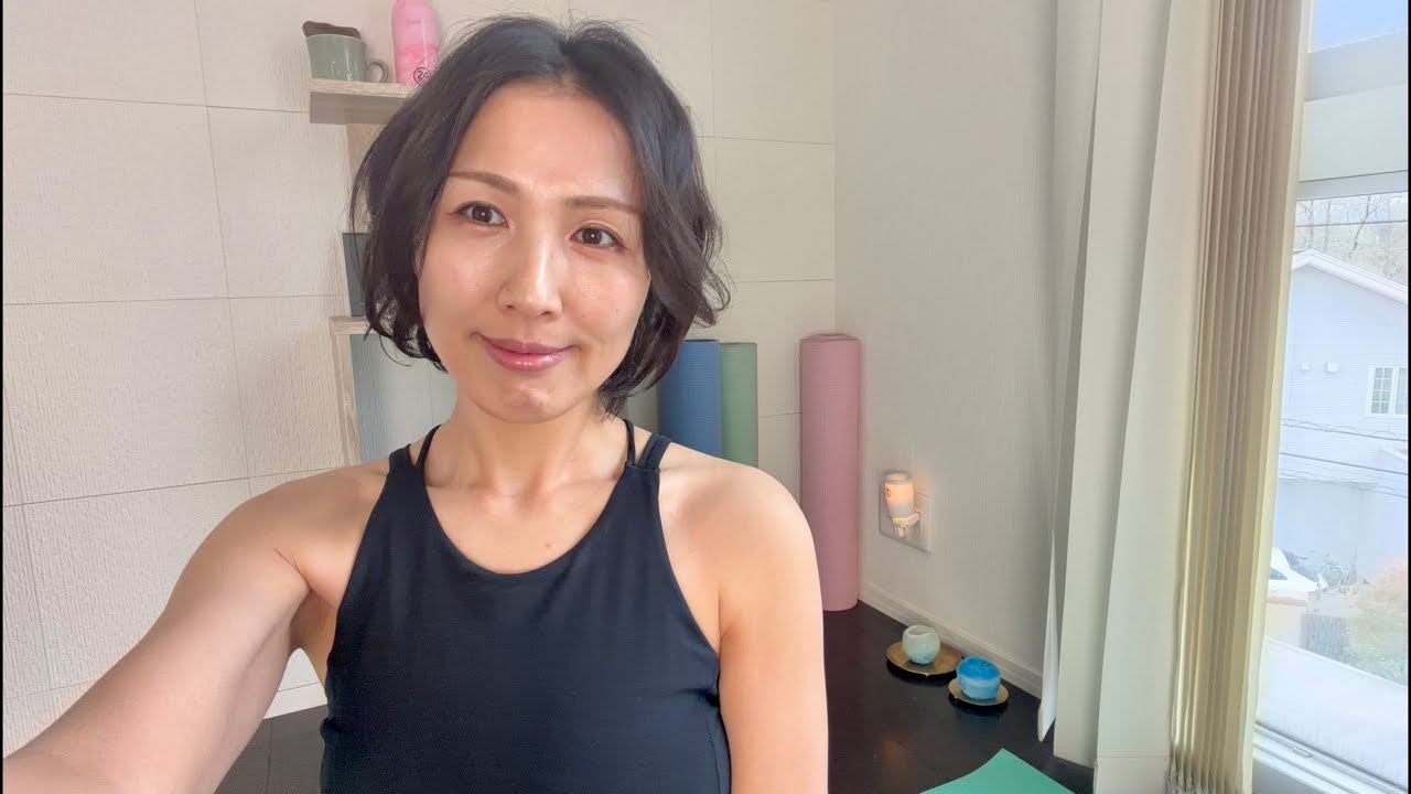 MOMIYOGA がライブ配信中！朝の呼吸法LIVE🧘‍♀️