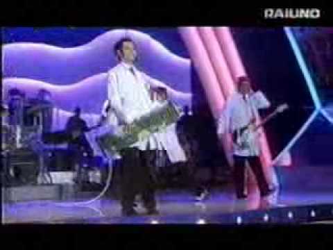 Video Subsonica ft Bluvertigo Discoteca Labirinto Live @ SanRemoEstate