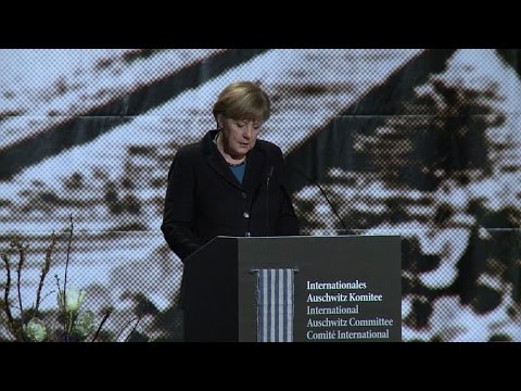 Berlin: Angela Merkel rend hommage aux rescapés d'Auschwitz