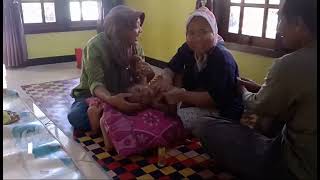 Download lagu Baby cries while getting a massage, wants to breastfeed mp3