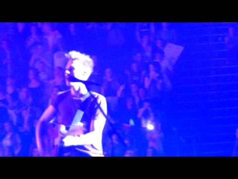 Move My Way - The Vamps (Sheffield 24/04/15)