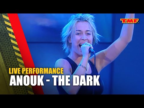 Videoclip de The Dark (Live At Gelredome) — Anouk