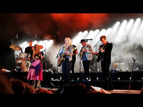 Tina Dickow (Tina Dico) - Copenhagen (live On The Run mash-up)