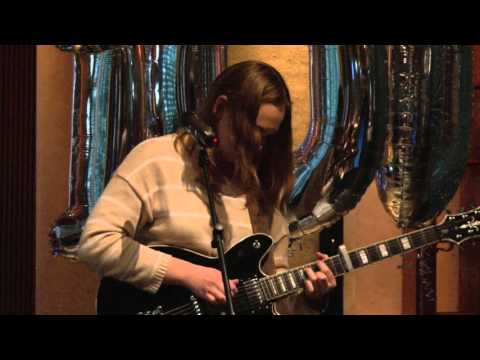 07 Melina Borglowe spelar på IKFF 100 år