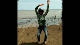 Download lagu GOKIL ABISSS!! GOYANG HELM 😂 mp3