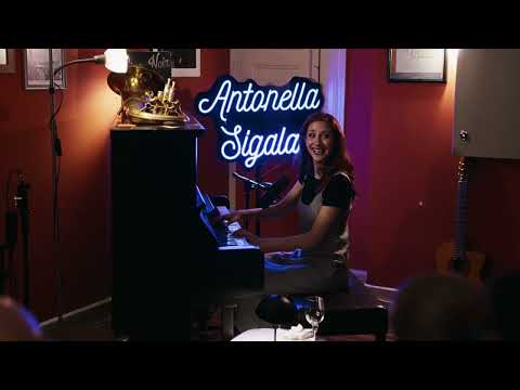 Antonella Sigala - Puerto (Acústico Aniversario Cine Noir)