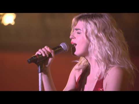 Alcaline, le Mag : Teaser HollySiz en live