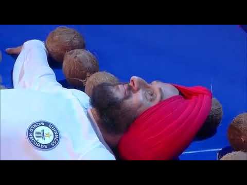 Blindfold coconut smash Gunieess world record by sikh