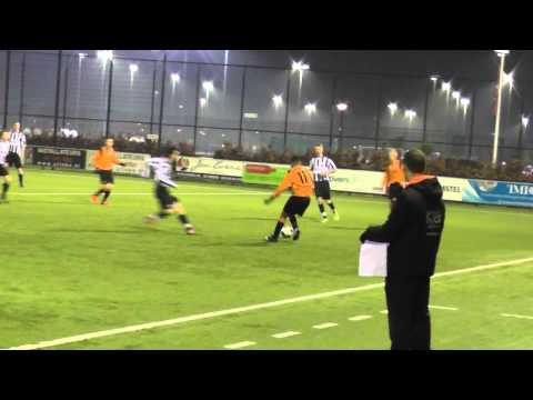 4 mrt 2014 VV De Meern B1 - Hercules B1 vr 10-2 Aanval De Meern, oa Zidane Chaouki