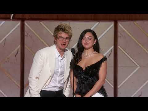 Charli XCX and Joe Keery Present Best Score Motion Picture | 83rd Annual Golden Globes