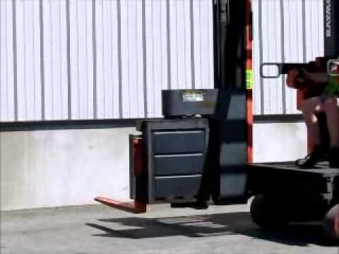 Sold! Raymond 537-CSR30T EASi2 Swing-Reach 3,000 LB Electric bidadoo.com