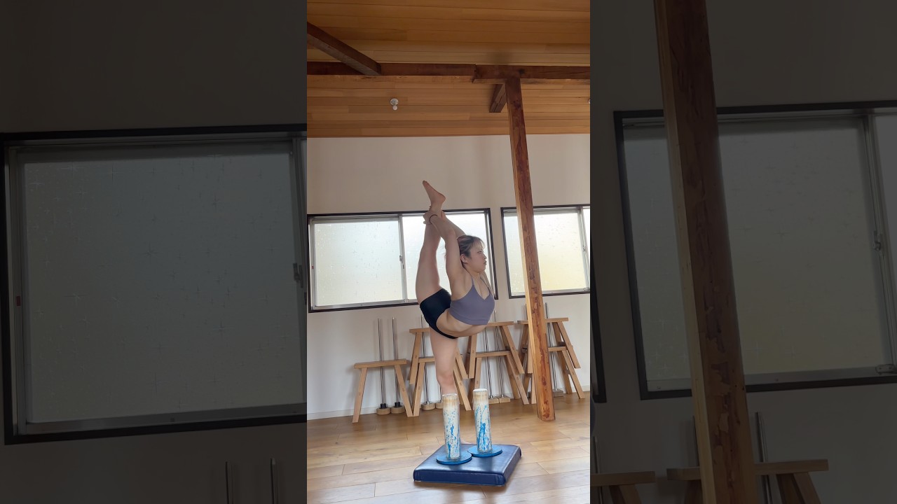 筋肉痛!!超最悪!!動きたくない!!みたいな日って私の人生においてあんまりないはずなんだけどこの動画の次の日は…🥹 #rickmethod #handbalancing #pole #倒立