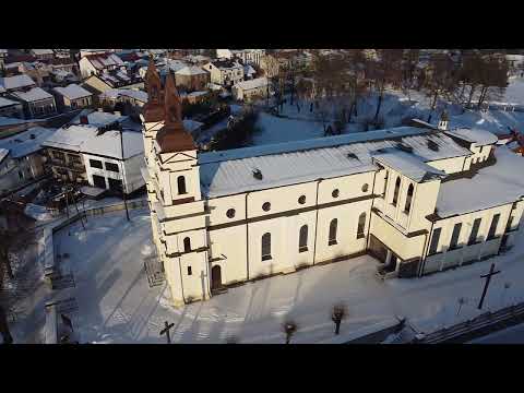 Kościół Podwyższenia Krzyża Świętego w Łaskarzewie oraz panorama miasta zimą. 21.01.26 dji mini2