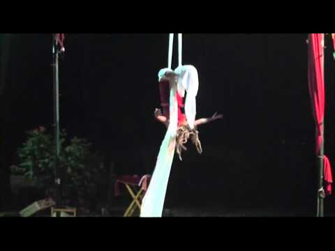 La carpa invisible. Familia de circo Trailer