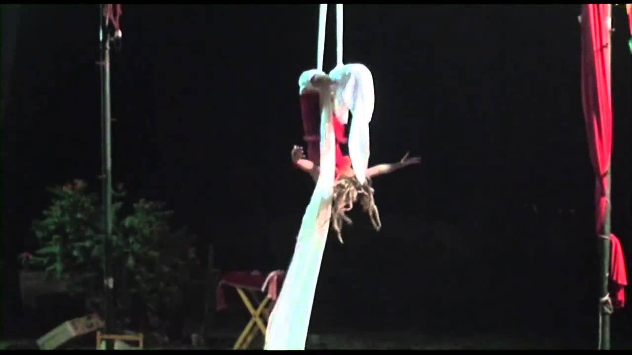 La carpa invisible. Familia de circo Trailer