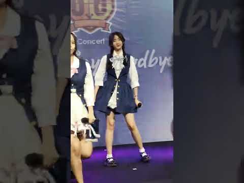 Fancam​ Friend​Kiss​Kitsune​ -​ Heart Sunglasses 4K