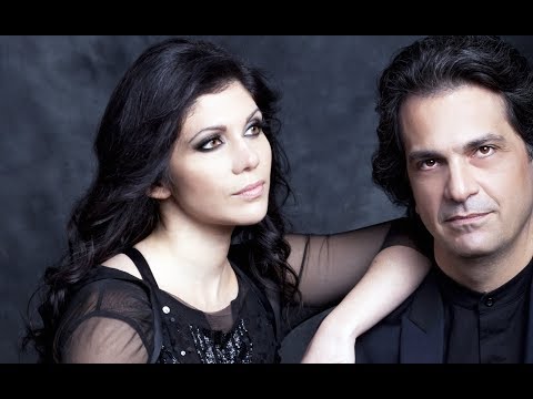 Απόστολοι εκ περάτων / Vassilis Tsabropoulos & Nektaria Karantzi