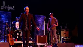 Gin Blossoms - Hold Me Down - 12/2/17 - Cary Memorial Hall