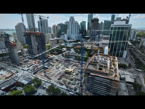 Jeep® | Jeep® Renegade 4xe Plug-In Hybrid Trail Rated