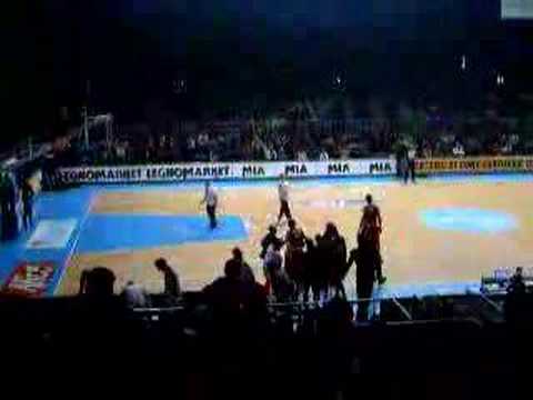 Tisettanta Cantù-Olimpia Armani Jeans Milano