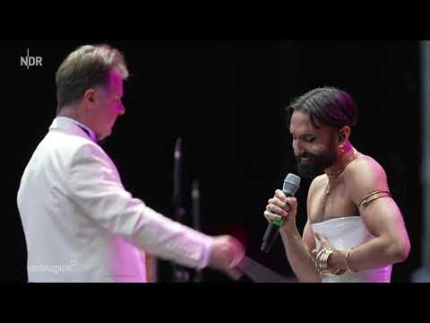Emotional performance by Conchita Wurst in Schwerin - NDR 12.7.2025