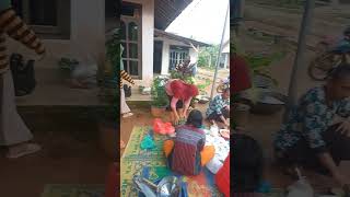 Download lagu Ibu ibu. desa Wonokarto kec sekampung . kebersamaan dalam konsumsi bedah rumah mp3