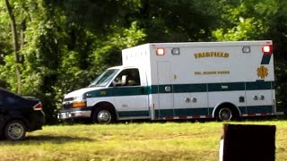 preview picture of video 'Fairfield Ambulance 176 Responding'