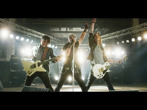 download lagu mp3 mp4 King Zebra, download lagu King Zebra gratis, unduh video klip King Zebra