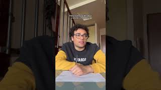 Tipica scena nei film dove a scuola c’è un genio - Kiro Ebra #comedy #shorts