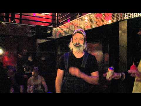 Freestyle Master Vs Dog Shit Johnson