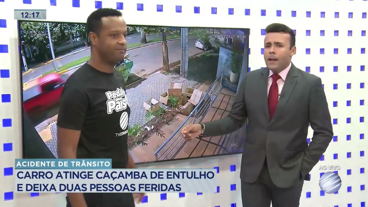 CARRO ATINGE CAÇAMBA DE ENTULHO E DEIXA DUAS PESSOAS FERIDAS