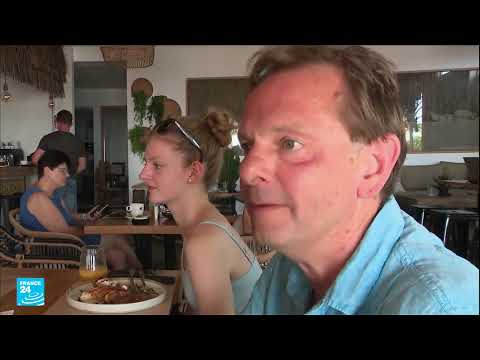 AR NW PKG  FR2 TOURISTES FRANCAIS A RHODES   MOUNIB Sherine