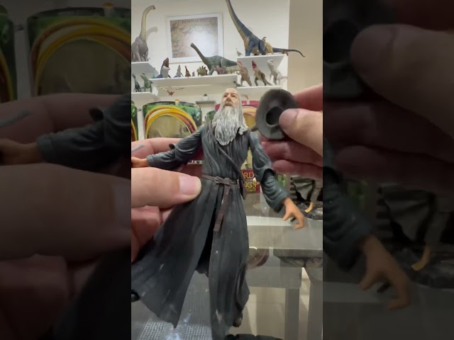 Vídeo relacionado con TUBBZ Caja Edición: Lord of The Rings - Gandalf Le Gris Figura Coleccionable de Pato de Goma Disfrazado