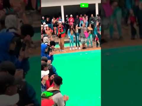 NO CLARO VOCÊ ME VER NO ESCURO VOCÊ ME SENTE KKKKKK