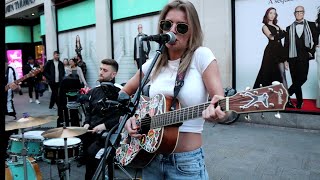 Zoe Clarke Brings Her Band To The Street For A Saturday Night Session (Streophonics & Lola Young)