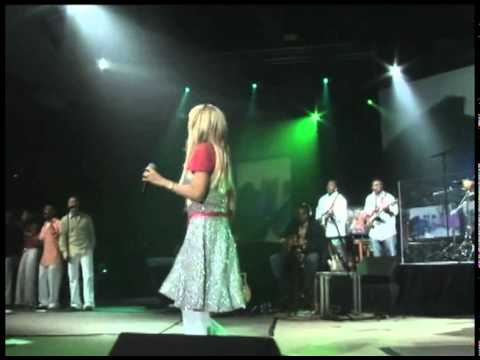 Martha Munizzi - Till The Walls Fall - LIVE (@marthamunizzi)