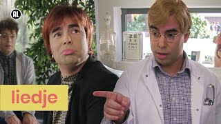 "Nog even geduld, anders word ik zelf ziek" - Liedje over de huisarts | Dos Hermanos