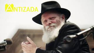 הרבי מליובאוויטש משתתף בניגון אתה בחרתנו (כ"ט) כשבועיים לאחר שלימד את הניגון - התמונה מוצגת ישירות מתוך אתר האינטרנט יוטיוב. זכויות היוצרים בתמונה שייכות ליוצרה. קישור קרדיט למקור התוכן נמצא בתוך דף הסרטון