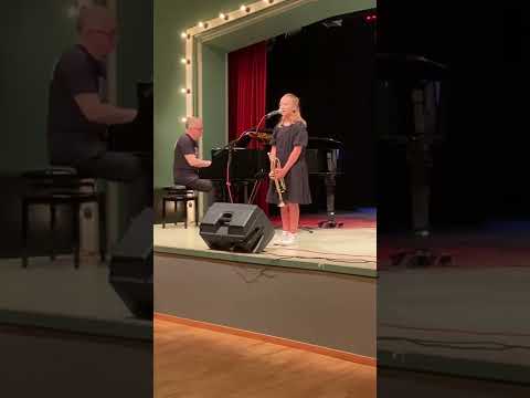 Emma Paula Krekker (10a), Laula naeratus näol (Frank Churchill)