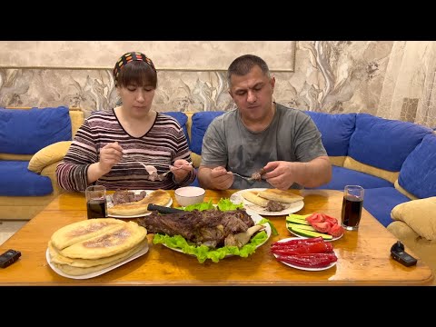 , title : 'Как запечь мясо в духовке? Как пожарить лепешки с творогом? Рецепты из мяса, рецепты из теста, еда'