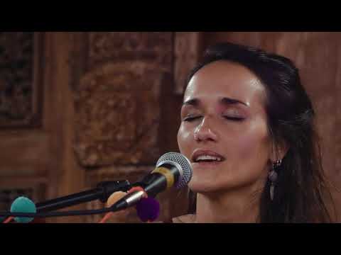 Pao Pamaki ft Shazieh - Danse avec les vagues - Live at Zest, Bali.