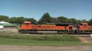 preview picture of video 'BNSF's Staples East'