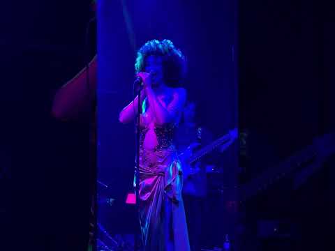 Luana Genevieve- Mai Stii? Live in Control Club @luanagenevieve