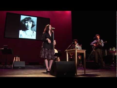 Natalie Merchant - The Janitor's Boy LIVE