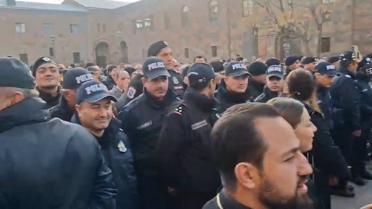 Մայր Աթոռի դիմաց կրքերը չեն հանդարտվում