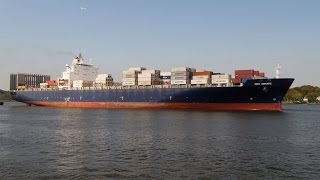 preview picture of video 'Hamburg, Germany: Finkenwerder, Container Ship MSC ADRIATIC (277m / 5762 TEU) - 4K Video Photo'