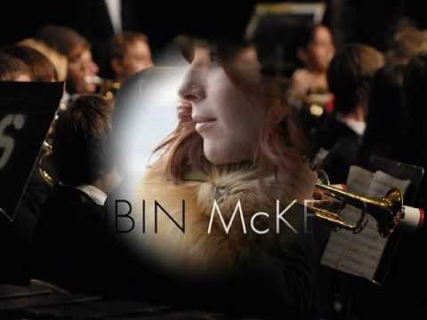 Robin McKelle & Orchestra: The lamp is low