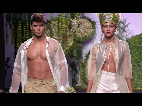 Azucar Moreno actúa en el desfile de Francis Montesinos en Madrid MBFWM 2018