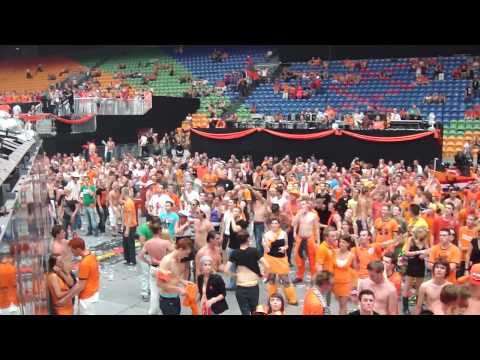 Q-DANCE FEESTFABRIEK || DE EINDSHOW - FINAL || HD