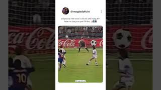 Lembrando que este gol foi em sua estreia! Simplesmente o Bruxo... 🐐 #ronaldinho #barcelona #messi